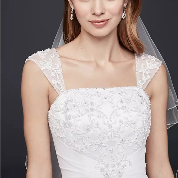 David’s Bridal NWT A line Chiffon Split Front Overlay Wedding Dress STYLE# V9010 - Picture 3 of 16